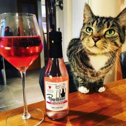 Woof and brew - pawsecco vino pro psy rose